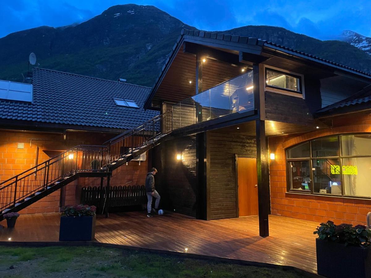 Appartement 3, Penthouse. *