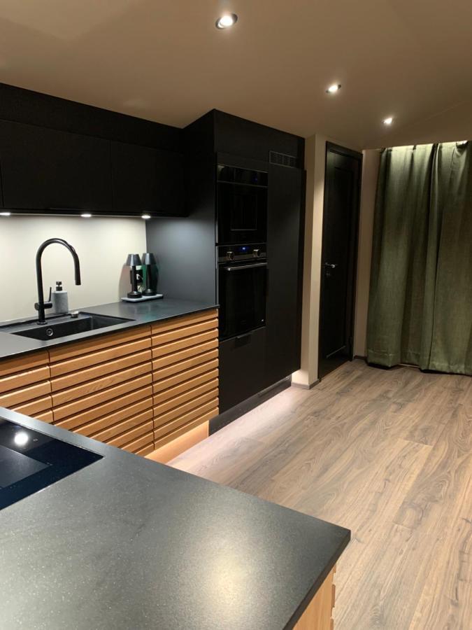 3, Penthouse. Olden