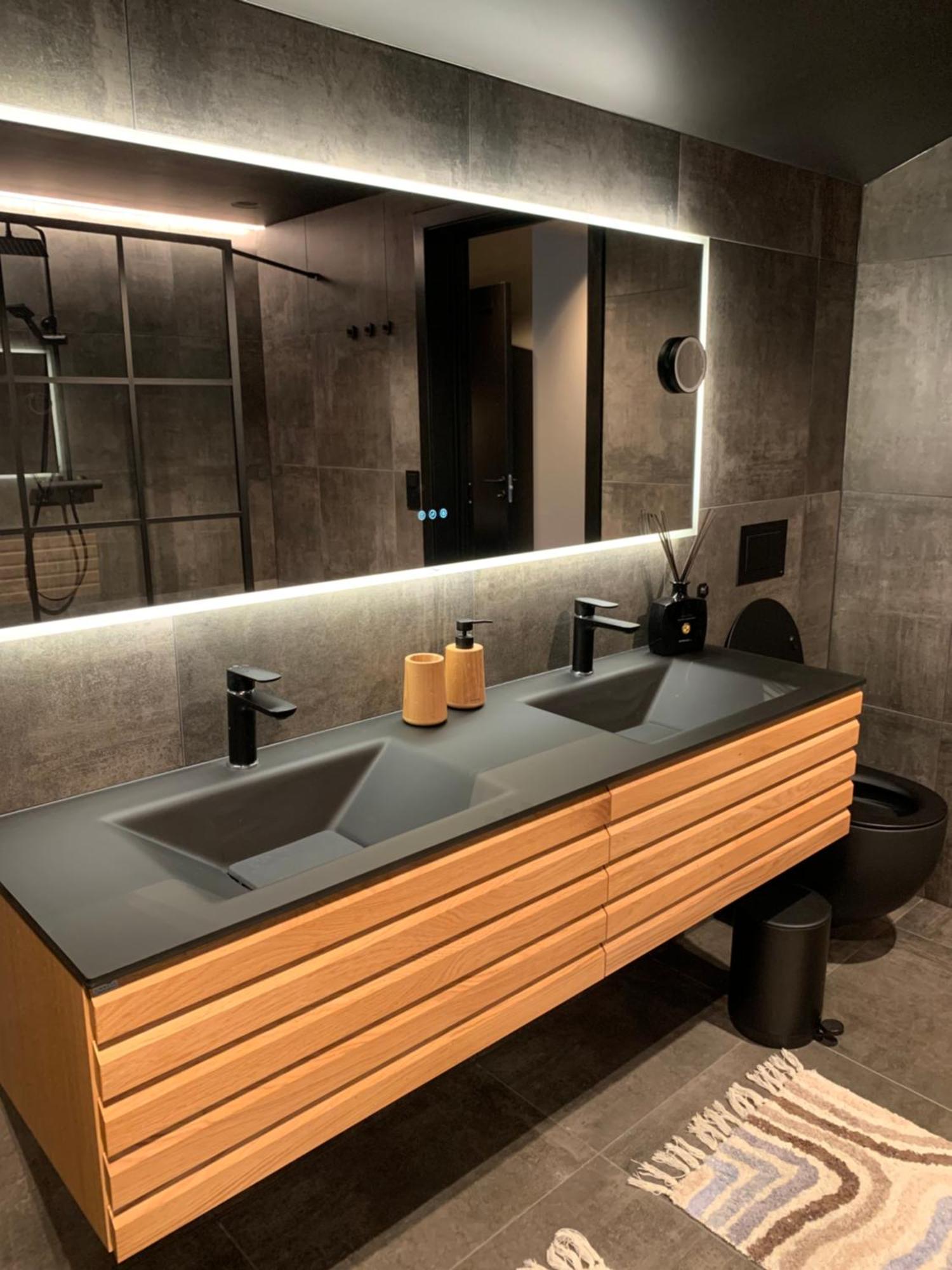 3, Penthouse. *